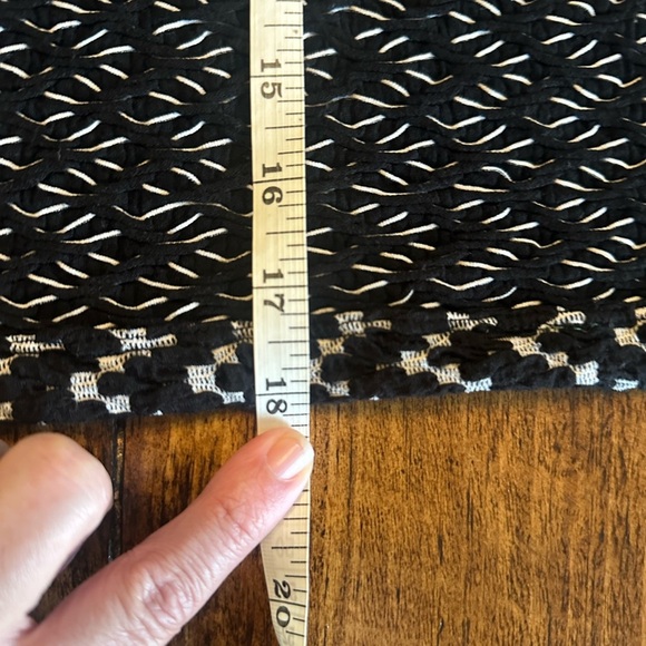 Anthropologie |  Postmark, Zigzag Textured Black & White Top, Size Small - Picture 8 of 8